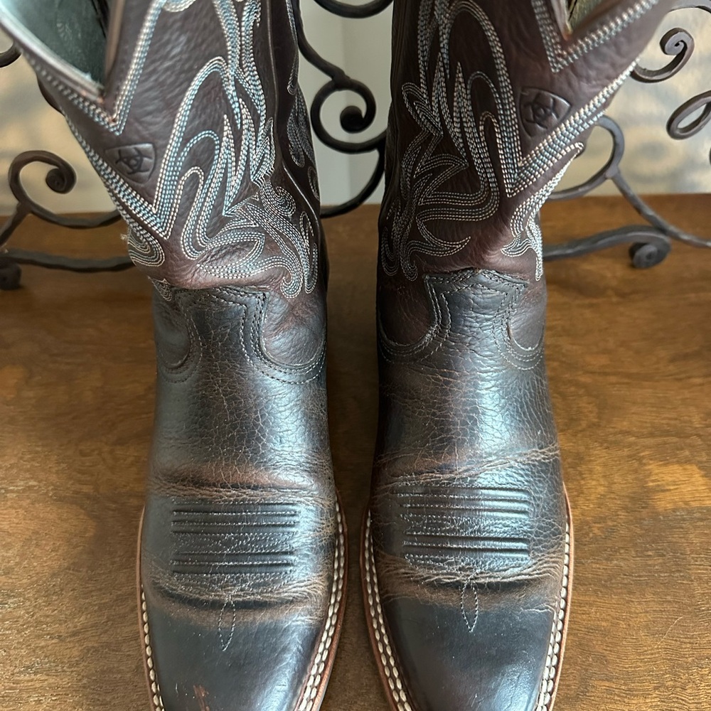 Women’s  Brown Leather Western Cowboy Boots - Classic Embroidered Shaft